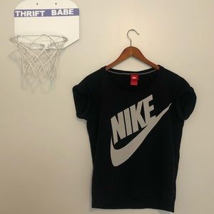 NIKE Short Sleeve Sweatshirt